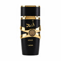 Perfume Lattafa Asad negro y dorado sobre fondo blanco